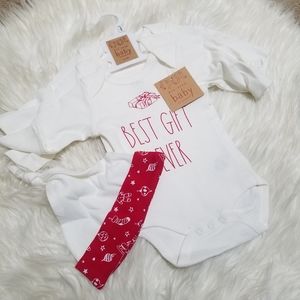 Rae Dunn Baby 3 Bodysuits "BEST GIFT EVER" 0-3M
